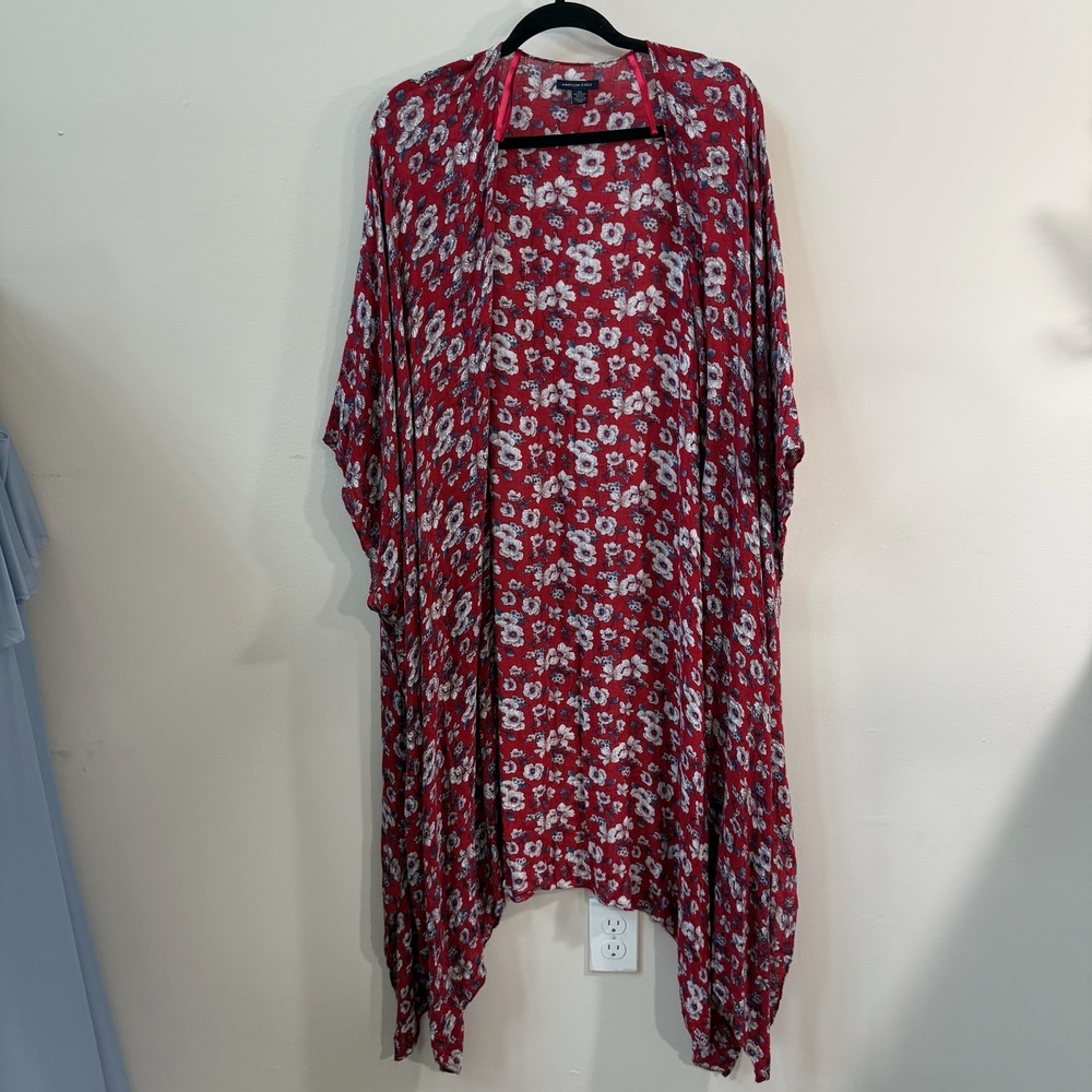 American Eagle Red Floral Lightweight Kimono One Size